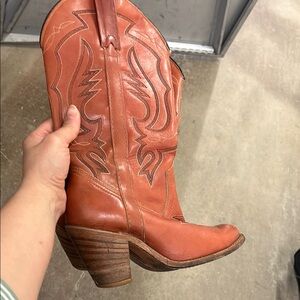 Women's Western Leather Boots - Tan miss capezio cowboy boots